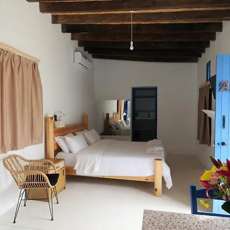 Lithos Aparthotel *