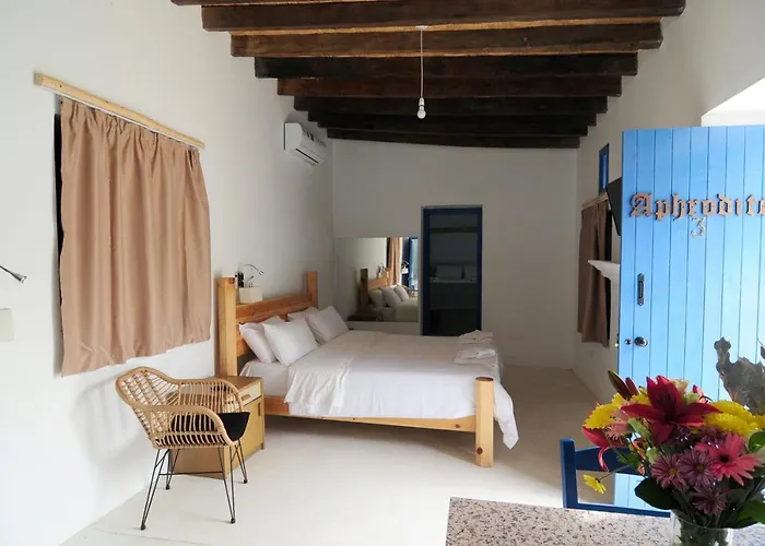 Lithos Aparthotel 4*