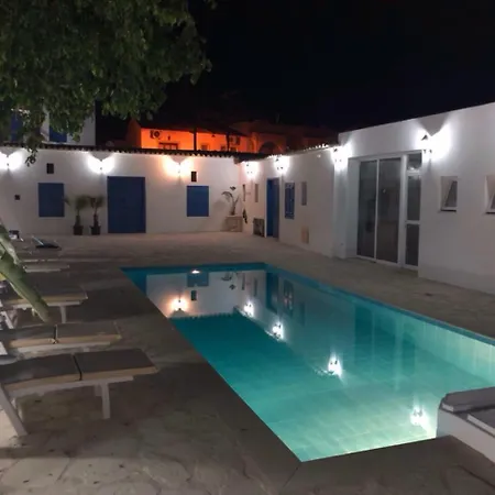 Lithos Hotel de apartamente Voroklini