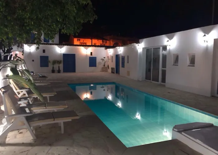 Lithos Aparthotel Voroklini