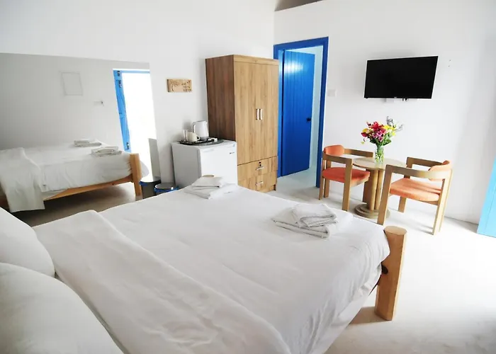 Lithos Aparthotel Voroklini