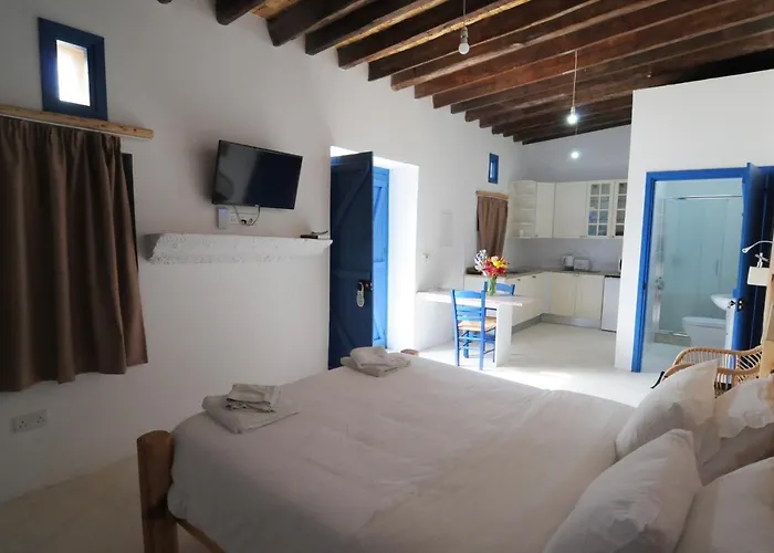 Lithos Aparthotel 4*