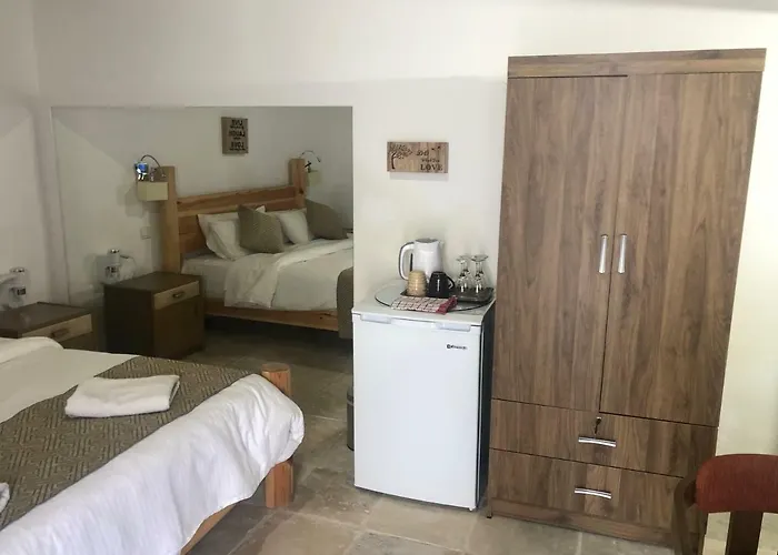 Lithos Aparthotel 4*